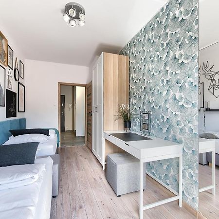 Art Apartament Parking By Impero Познан Екстериор снимка